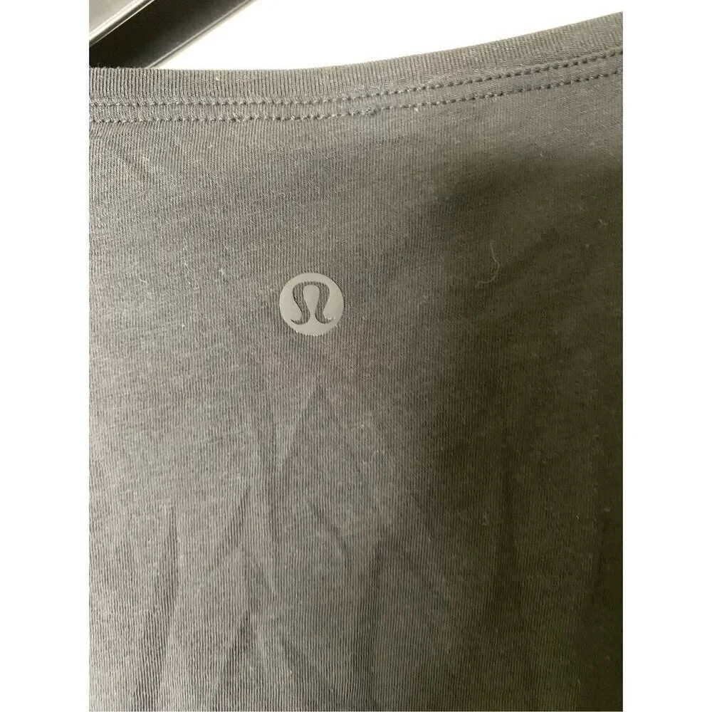 Lululemon long sleeve top black women's size 2